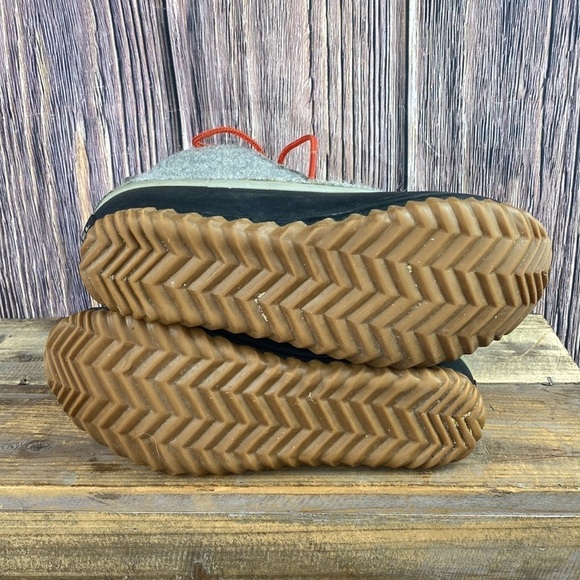 Sorel Gray Boots- Size 8.5 - Picture 7 of 12